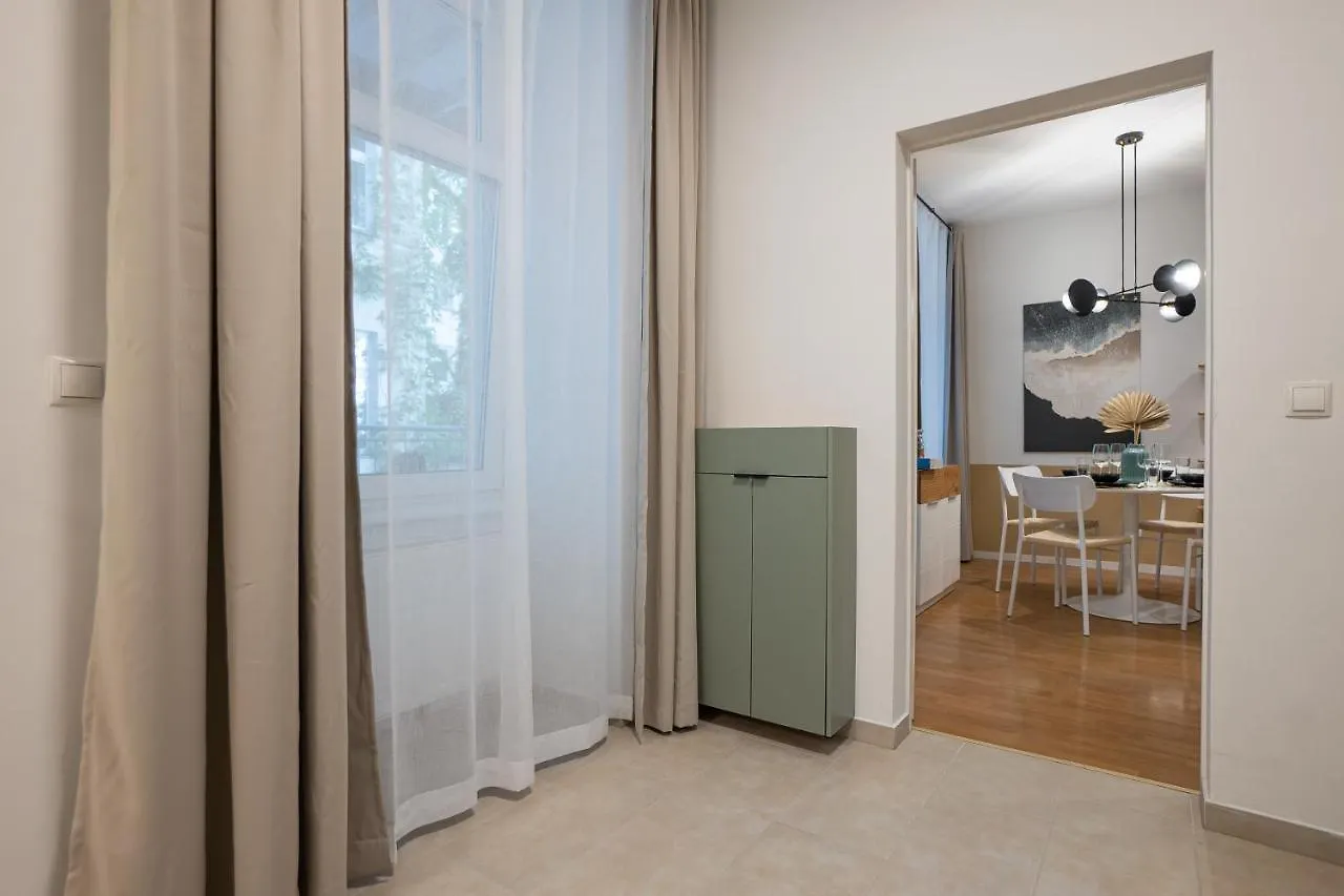 42 M2 Central Bright Apartment With A Terrace Vienna